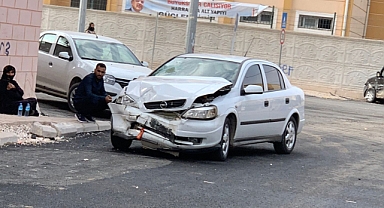 Harran'da kaza! İki araç kafa kafaya çarpıştı