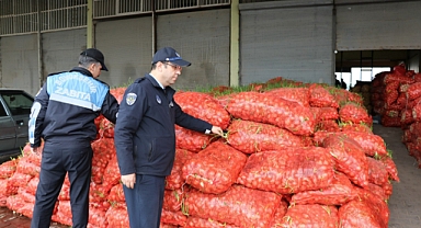 Büyükşehir Zabıta’dan Denetim, Çürümüş 22 Ton Soğan İmha Edildi