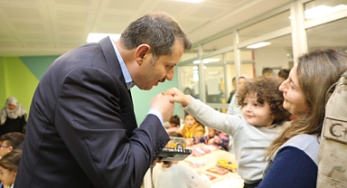 Şanlıurfa Valisi depremzede vatandaşlarla moral desteği
