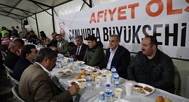 Başkan Beyazgül, Viranşehir İftar Çadırında Vatandaşlarla İftar Yaptı