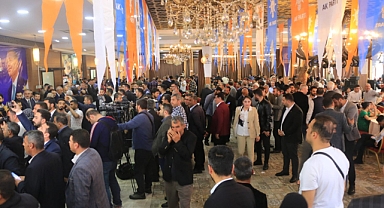 AK Parti bayramlaşma programına vatandaşlara yoğun ilgi