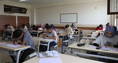 88 öğrenci Viranşehir Belediyesi ile hayalindeki üniversiteye kavuştu
