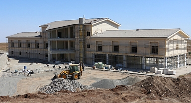 Karacadağ Kayak Merkezi'ndeki otel inşaatı devam ediyor