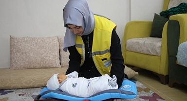 Haliliye'de yeni doğan bebeklerin hediyeleri hanelere teslim ediliyor