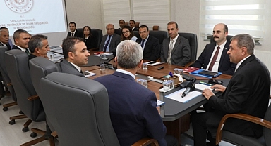 Vali Şıldak, depremin izlerini hızla siliyoruz