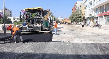 Viranşehir'de eski Urfa caddesi sıcak asfaltla buluştu