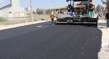 Viranşehir’de Stadyum Caddesi asfaltlanıyor