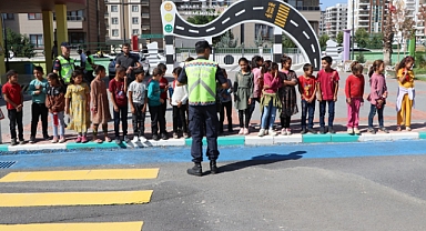 Haliliye çocuk trafik eğitim parkında eğitimler sürüyor