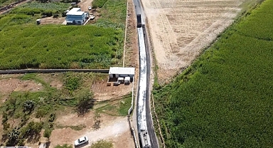 Viranşehir'de kırsal mahallelerde yol yapım çalışmaları sürüyor