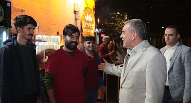Başkan Beyazgül, çay bahçesinde vatandaşlarla bir araya geldi
