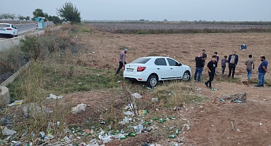 Harran kavşağında kaza! Otomobil şarampole uçtu