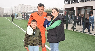 Viranşehir Belediyespor'un başarılı kalecisi Emrah göz dolduruyor