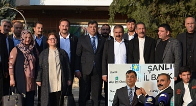 Halil Aslan İYİ Parti ailesine katıldı, rozetini Emin Yetim taktı