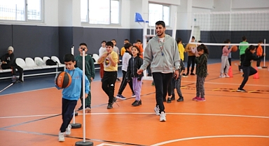 Karaköprü'de çocuklar spor kurslarında yeteneklerini keşfediyor