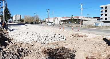 Konuklu'da yol genişletme çalışması başlatıldı