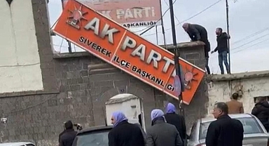 AK Parti Siverek’te peş peşe istifalar