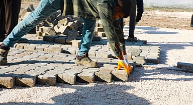 Harran'da yol yapım çalışmaları devam ediyor!