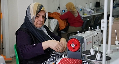 Karaköprü'de kadınlar giyim kursunda meslek öğreniyor