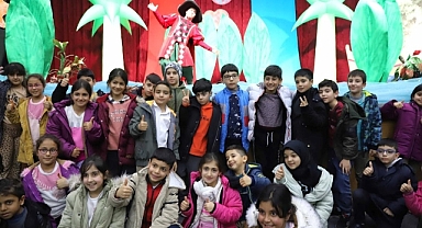 Karaköprü'de 'Peter Pan Hayal Dünyası' oyunu sahnelendi