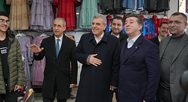 Başkan Beyazgül, Hilvan ve Sivarek'te esnaf ve vatandaşların destek ve duasını aldı