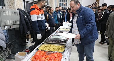 Başkan Ekinci, Sahurda gençlerle buluştu