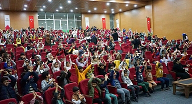 Karaköprü'deki çocuklar için Elsa-Kayıp Hazine oyunu sahnelendi!