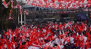 Mehmet Kasım Gülpınar mitinge katılan vatandaşlara teşekkür etti!