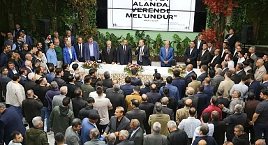 Nihat Çiftçi Karaköprü'de vatandaşlarla bayramlaştı