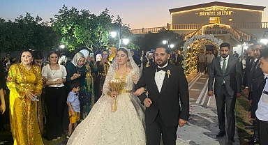 Merhum M. Veysi Kaymaz'ın Oğlu Ragıp Görkemli Bir Düğünle Dünya Evine Girdi