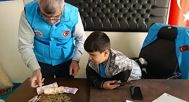 Şanlıurfa’da miniklerden yürek ısıtan hareket