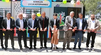 Akçakale'de vefa örneği mezun olduğu okula kütüphane kurdu