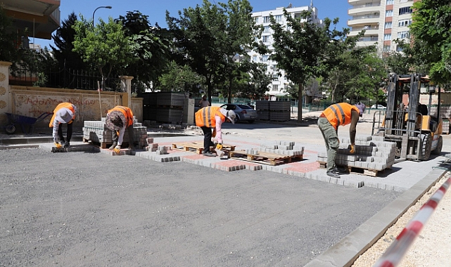 Karaköprü'de üst yapı çalışmaları hız kesmeden devam ediyor