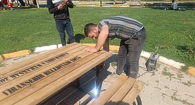 Viranşehir’de Parklar Yenileniyor: Bank ve Kamelyalar Değişiyor