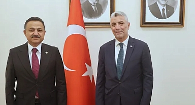 Vekil Hikmet Başak Akçakale Gümrük Kapısının Sorunlarını Bakan Bolat'a İletti