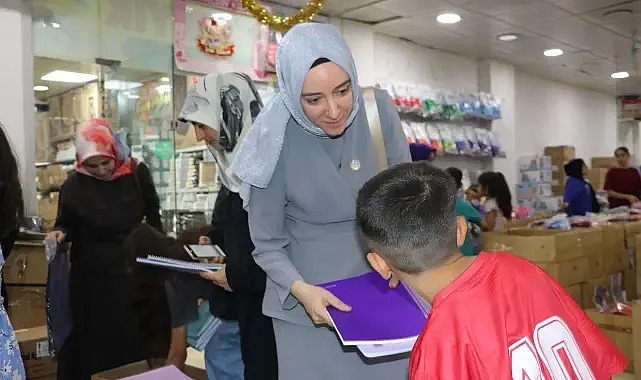 Şanlıurfa’da 200 Aileye Kırtasiye ve Giyim Kartı Desteği