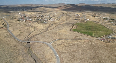 Siverek’te Kırsal Yollar Betonla Güçleniyor