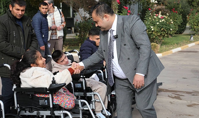 Viranşehir Belediyesinden Engelli Bireylere Akülü Sandalye Desteği