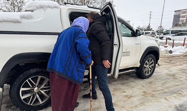 Viranşehir Belediyesi’nden Diyaliz Hastasına Kar Mesaisinde Destek