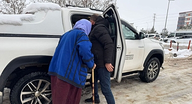 Viranşehir Belediyesi’nden Diyaliz Hastasına Kar Mesaisinde Destek