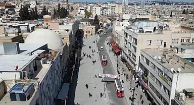 Şanlıurfa’da Tarihi Sokaklarda Golf Aracı, Caddede Nostaljik Tramvay Dönemi