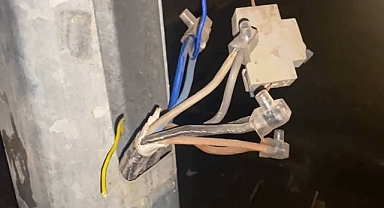 Urfa’da Aydınlatma Direklerinden Evlere Kaçak Hat 